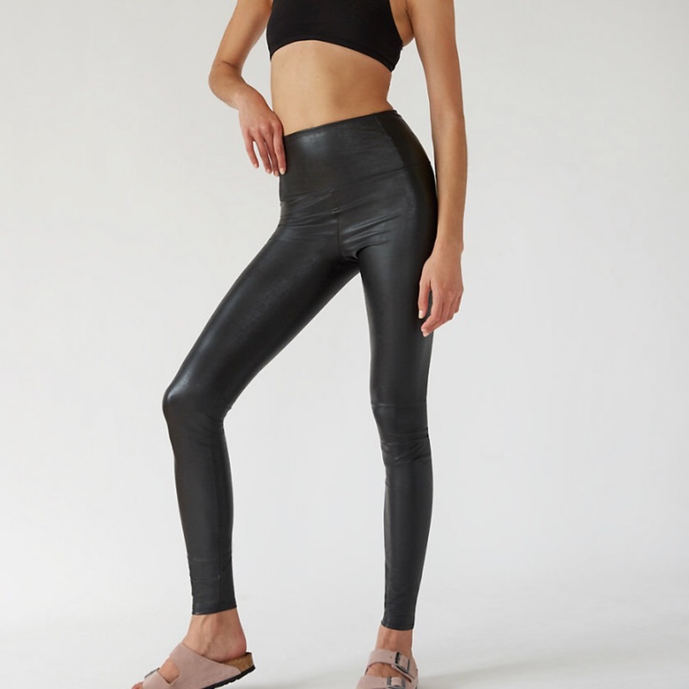 Aritzia Wilfred Free Daria leggings black sizeXS regular length
